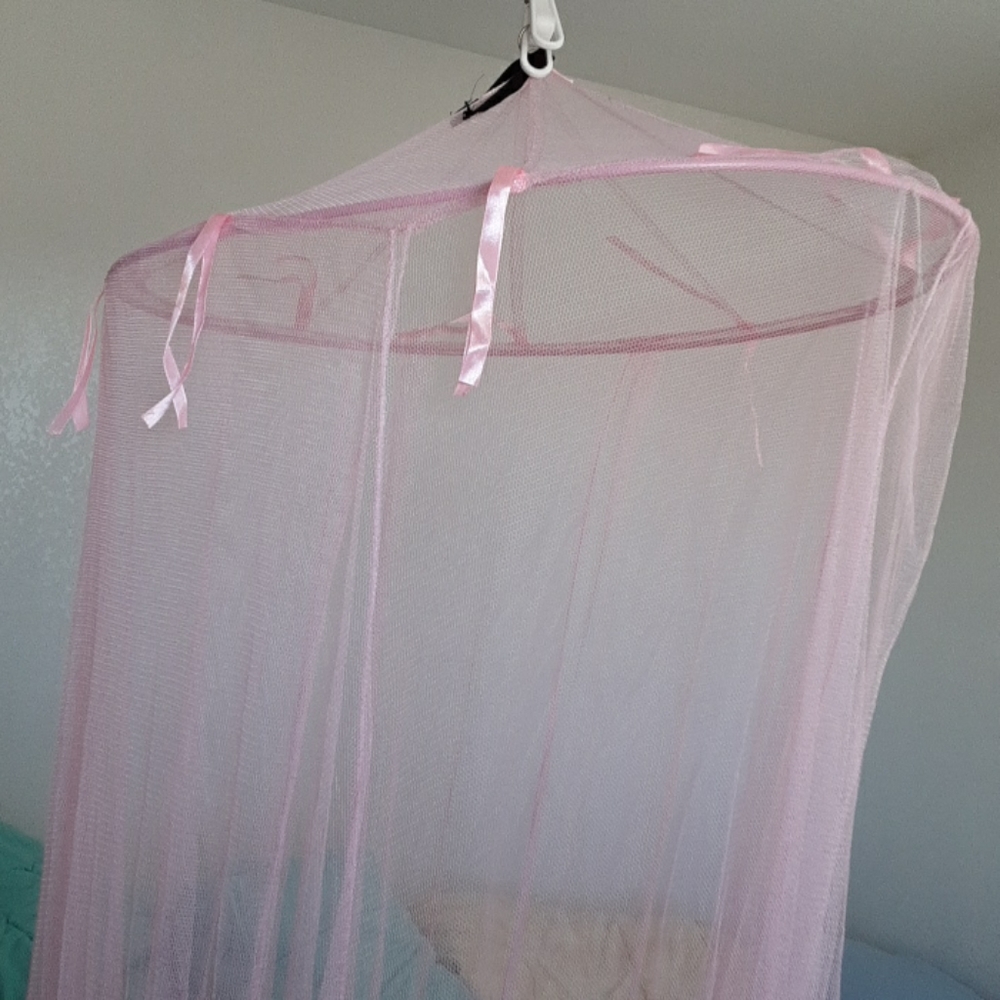 💜💜🍒Net Canopy for over bed or play